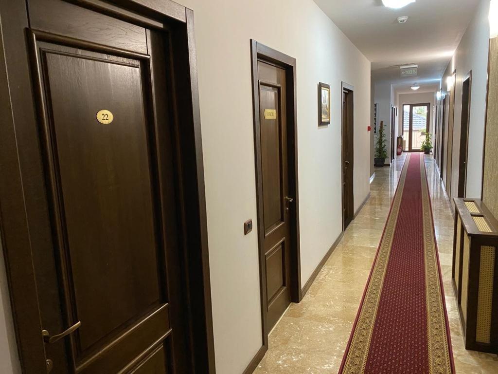 Hotel Yarus Ploiesti Exterior photo